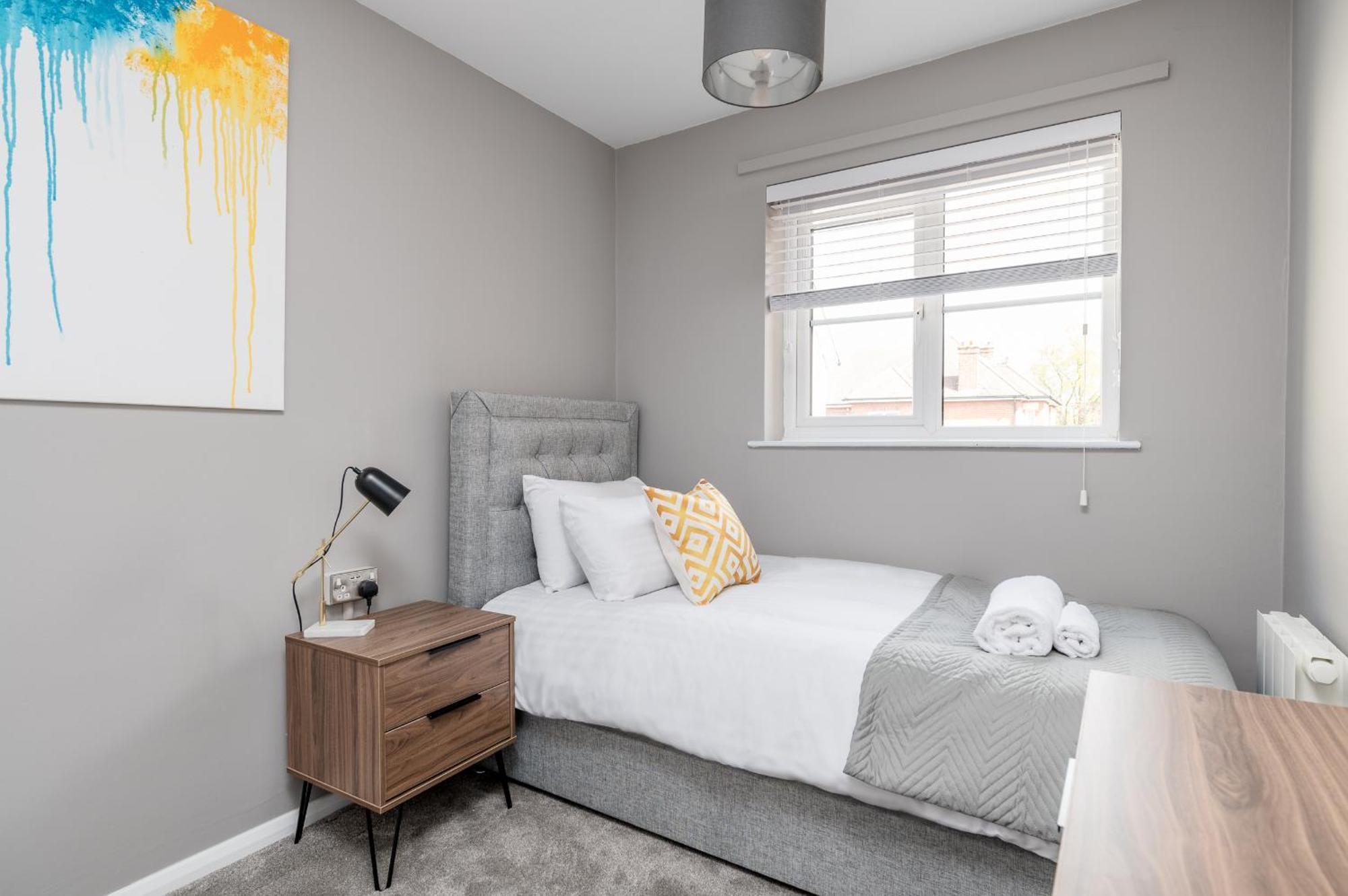 City Stay Apartments - Geldonia Court Bedford Bagian luar foto